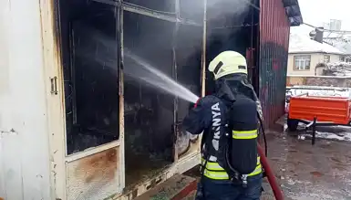 Sobayı Tinerle Yakmaya Çalışırken Yaralandı