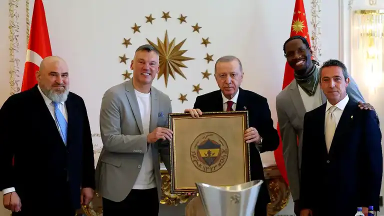 Erdoğan, Şampiyon Fenerbahçe Beko'yu Kabul Etti