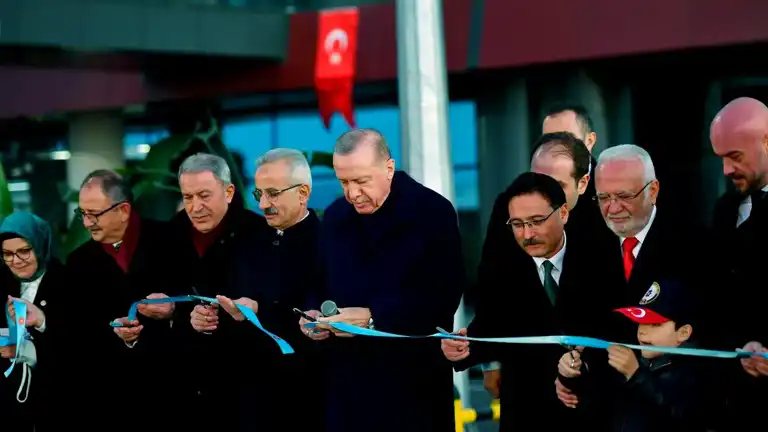 Erdoğan, Kayseri Havalimanı'nın Yeni Terminalini Açtı